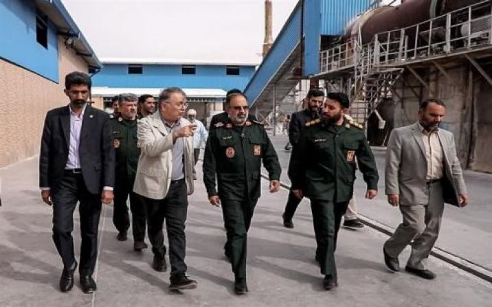 فرمانده سپاه قم از ۲ واحد صنعتی در شهرک‌ محمودآباد بازدید کرد